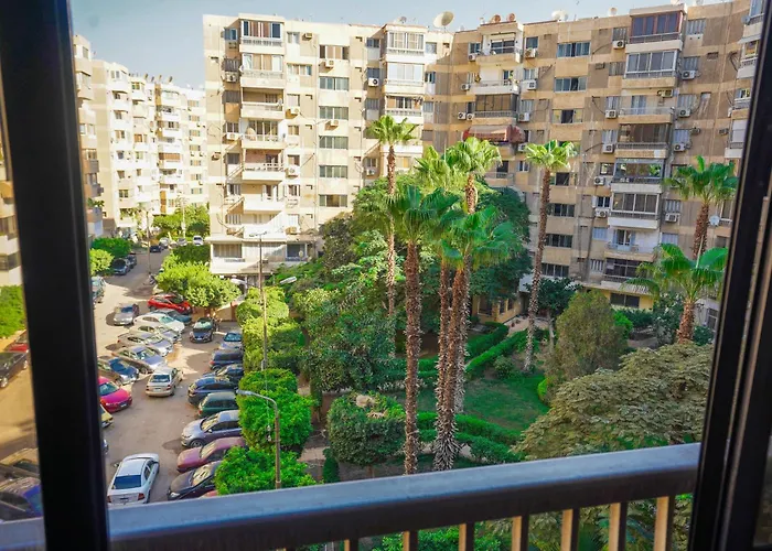 2 Bedrooms Spacious Flat 7 Mins To Airport