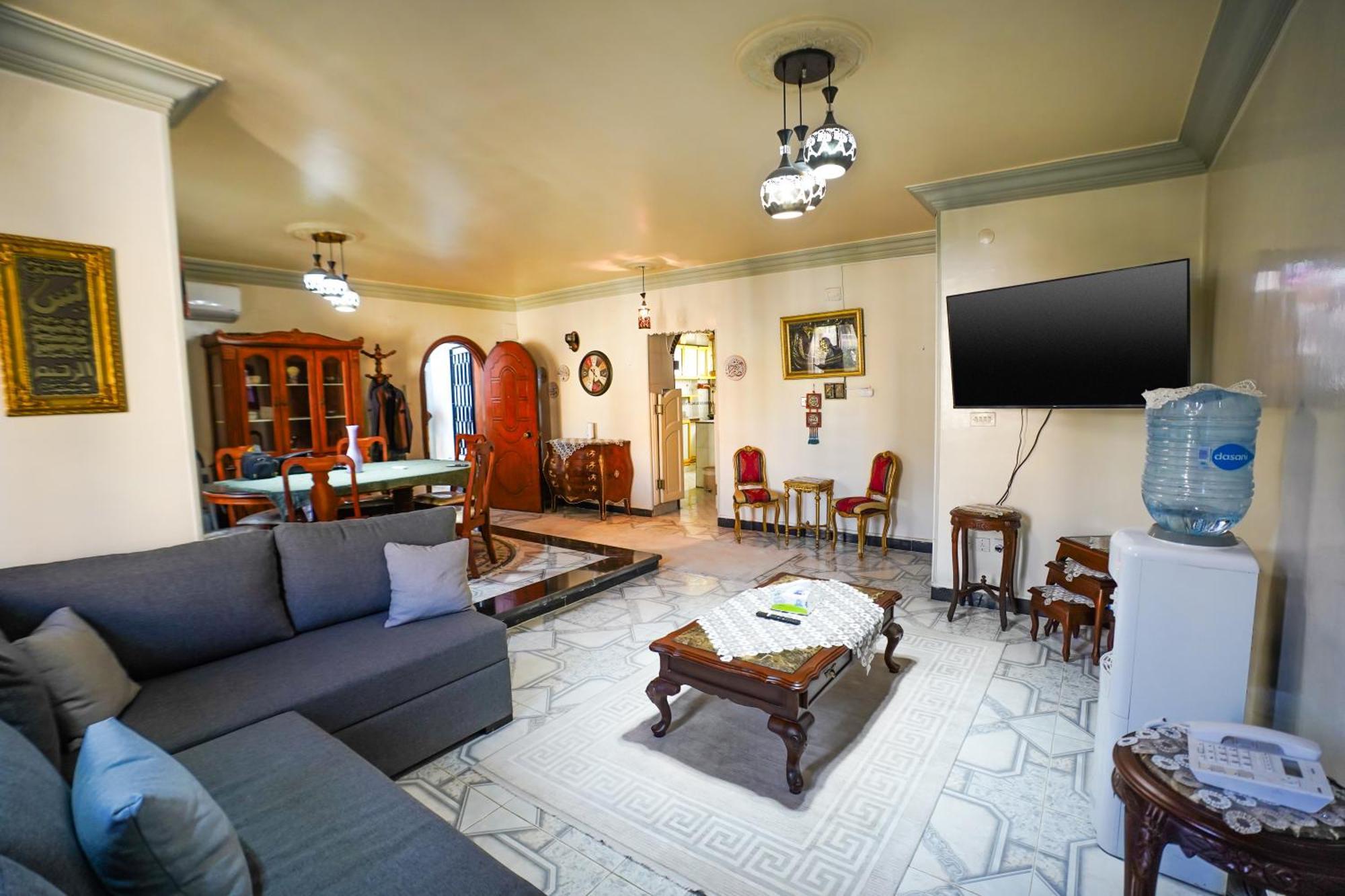 2 Bedrooms Spacious Flat 7 Mins To Airport דירה *